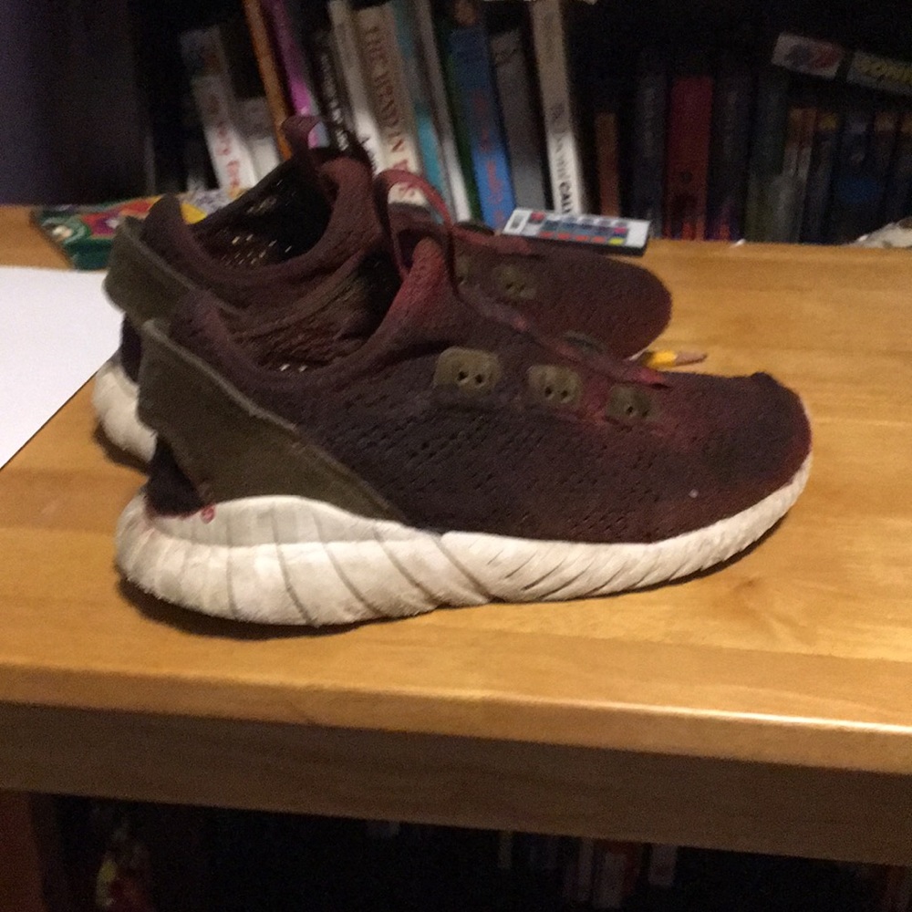 Custom shoes - Picture 1 of 3